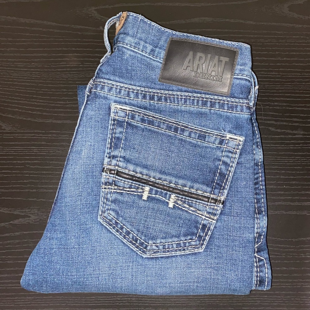 Ariat M7